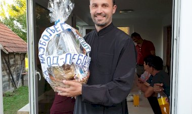 Sveštenik Rade - Odlazak u drugu parohiju