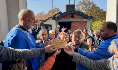 Прослављена слава храма у Осредку