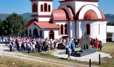 Прослављена Крсна слава храма у Љебу