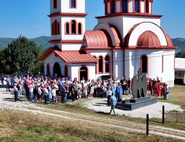 Прослављена Крсна слава храма у Љебу